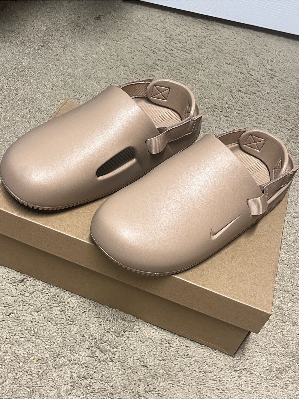 Nike Men’s Calm Mule Hemp/Tan/Pearlized Slip-On